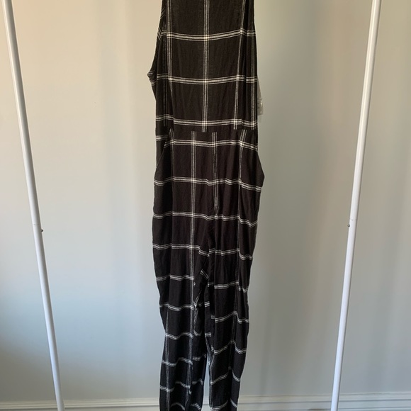 UO Hattie Linen High-neck Jumpsuit - Picture 5 of 7